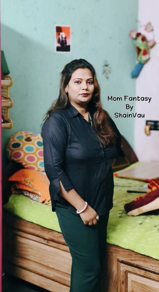 ছেলে:এতো লেট করলে যে? 
মা:তোর কাকা বাসায় গিয়েছিলাম ভাব্লাম কিছু কাজ তাই ডাক্লো গিয়ে দেখি তোর কাকি বাবা বাড়ি গেছে।আসার আগ ওব্দি চোদলো।তুই গুমাস নাই?
ছেলে:তোমকে না চুদালে ঘুম আসে।কাকাকে শান্ত করলা ছেলেকে করবা না?
মা:তোর চোদা না খেলে কি মন ভরে।আয় বিছানায় শু আগে তোর ধন চুষে দি।