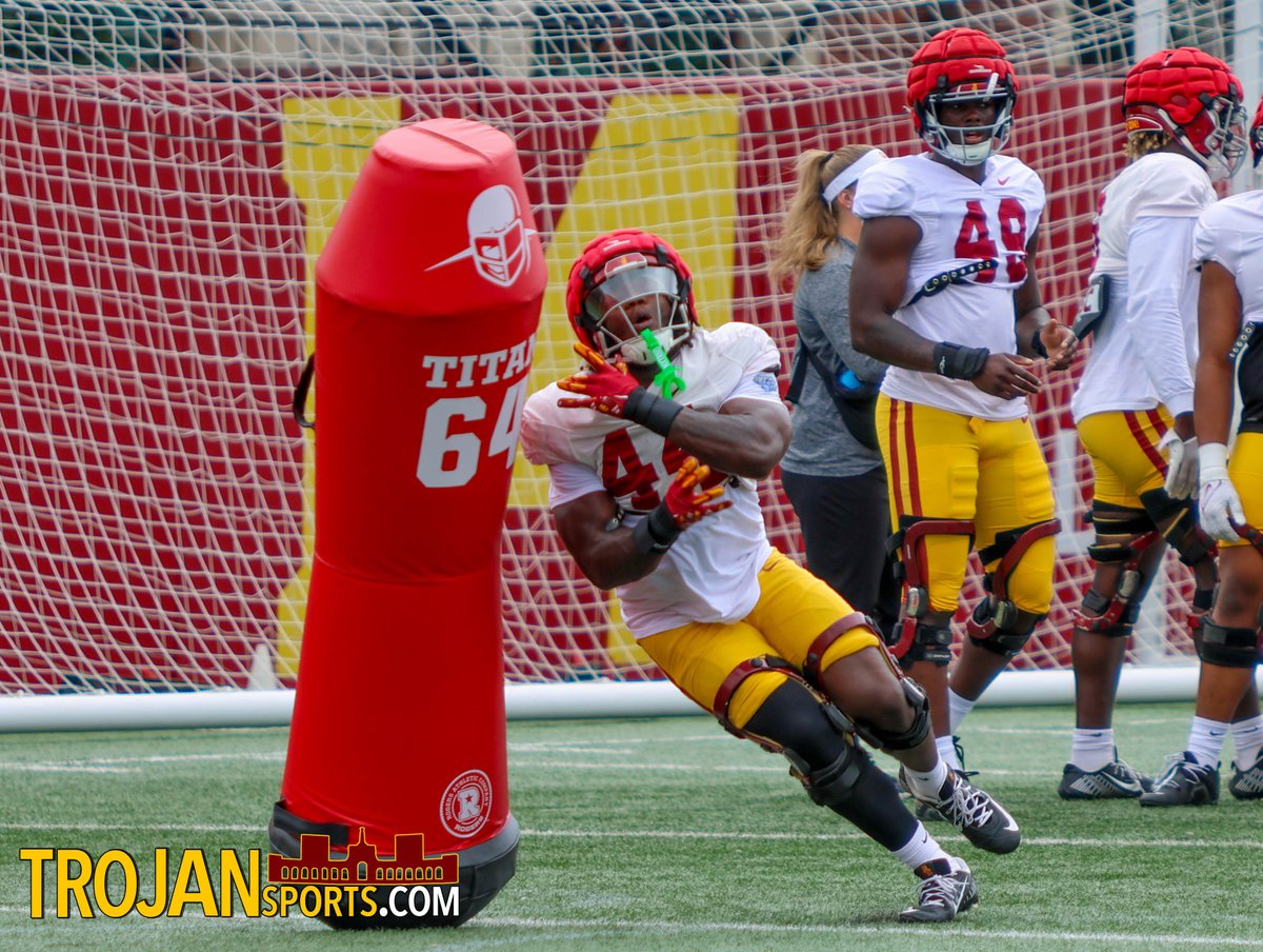 Check out our photo gallery from #USC's 8th spring practice today. 📷by Jeff McCulloch (@Rivals_Jeff) usc.rivals.com/news/photos-ch…