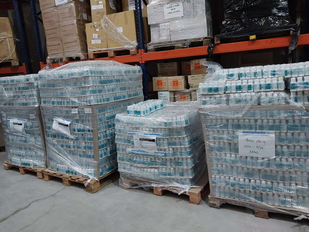 martinregueirok's tweet photo. Llegaron #MasInsumos. 
💊🏥 Hoy recibimos medicamentos e insumos para laboratorios en el Depósito Central del @MinSaludNqn. 

#SaludEvolucionaParaVos 
#Neuquén https://t.co/NoehlxbZcl