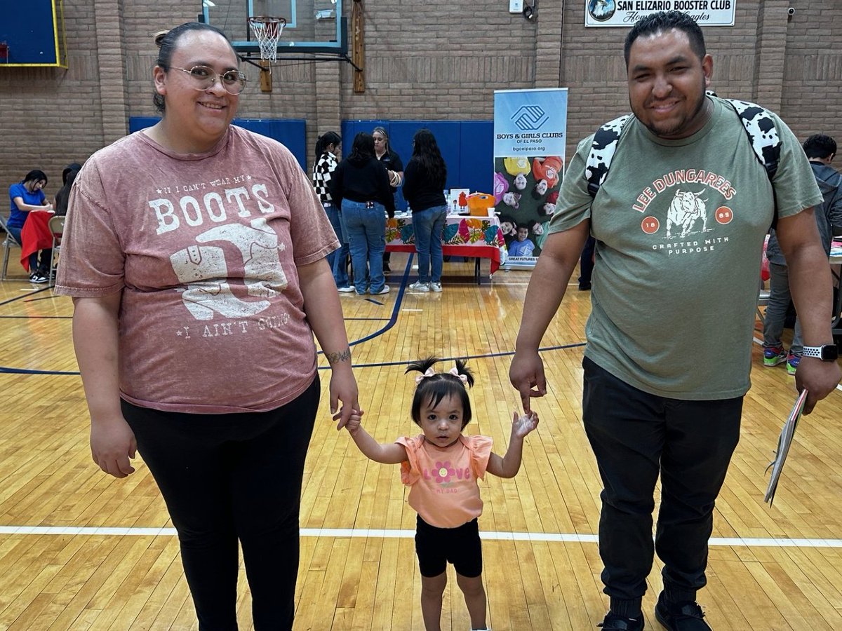 Thank you to everyone who helped with today's Family Literacy Session! The parents and children had a great time. 😀📚 @NJacquez4 @mjasso_SEISD @GEMS_RSalcido @CoronaAlex_GEMS @GEMS_ParentCtr