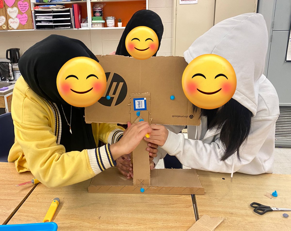My 7s loved creating March Madness Basketball nets during a 20 min STEM Challenge with our new <a href="/Makedo/">Makedo</a> kits! Thanks <a href="/Henderson2485/">Mr. Henderson</a> for the 🏀 idea! <a href="/TVDSB_STEM/">TVDSB STEM</a> #structures #MarchMadness2024
