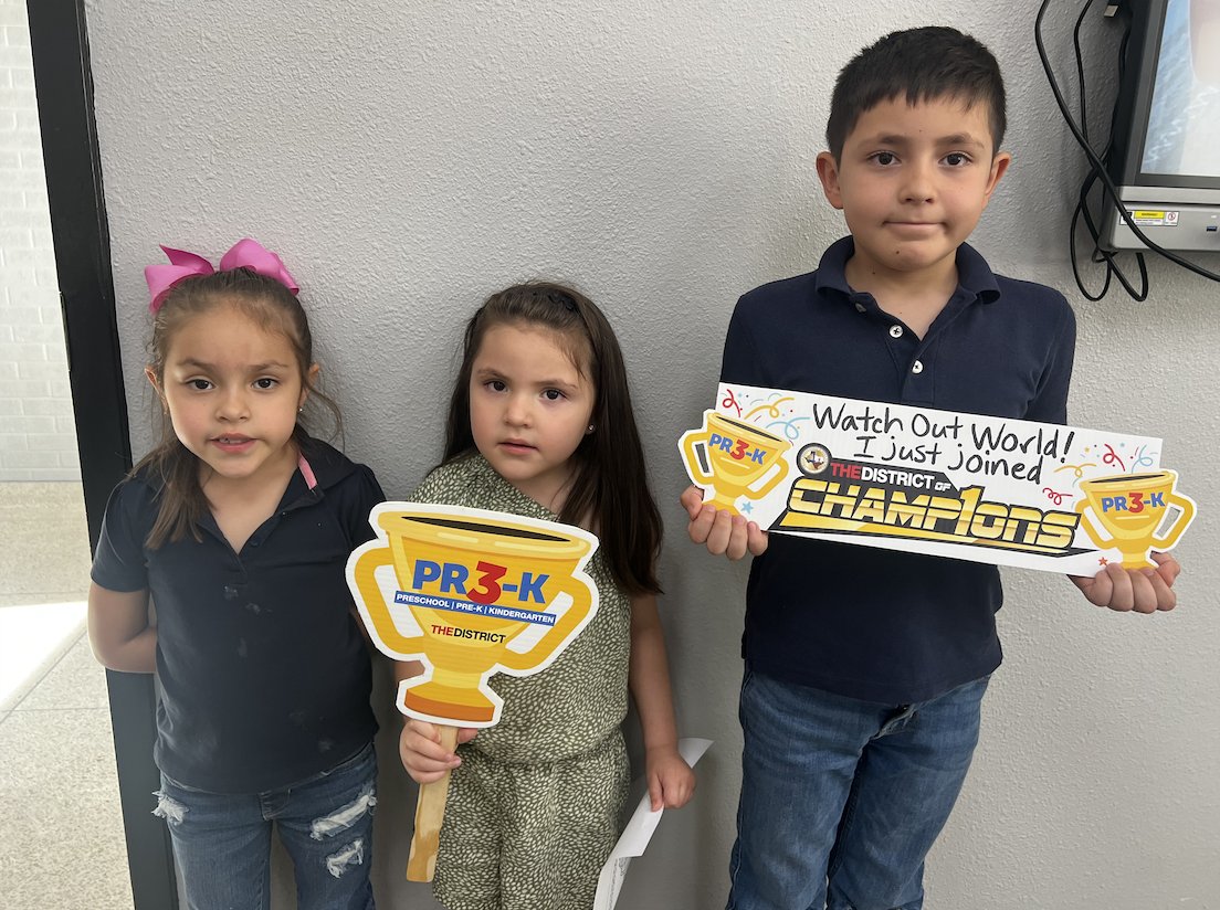 🎉Welcome to the #THEDISTRICTofChampions!!!📷 There's SO much for you to look forward to next year at @EdgemereSchool – we're so happy you’re joining us!! El Paso families: Online enrollment is NOW open for 2024-25! yisd.net/enroll @YsletaISD @Gmaria1G