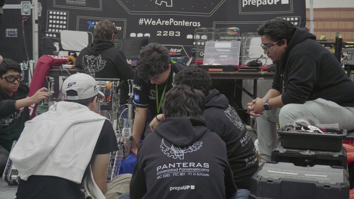 Ready for tomorrow <a href="/FRCBayou/">FIRST Bayou Regional</a> !!! Good luck 🍀 to all the teams 
#WeArePanteras #CRESCENDO