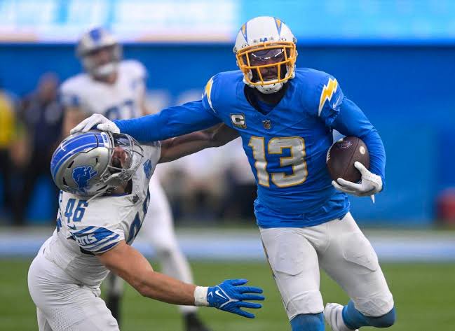 FantasyHubs's tweet photo. Potential offense’s by NFL Draft order in 2024: 

#Bears 1.01 ⭐️

Caleb Williams (QB) ~ Rookie 

DJ Moore (WR) ~ (1,364, 8 TDs)

Keenan Allen (WR) ~ (1,243, 7 TDs)

D’Andre Swift (RB) ~ (1,049, 5 TDs)

Cole Kmet (TE) ~ (719, 6 TDs)

*Stats from 2023*
#NFLDraft2024 https://t.co/UzJAzwIIF5