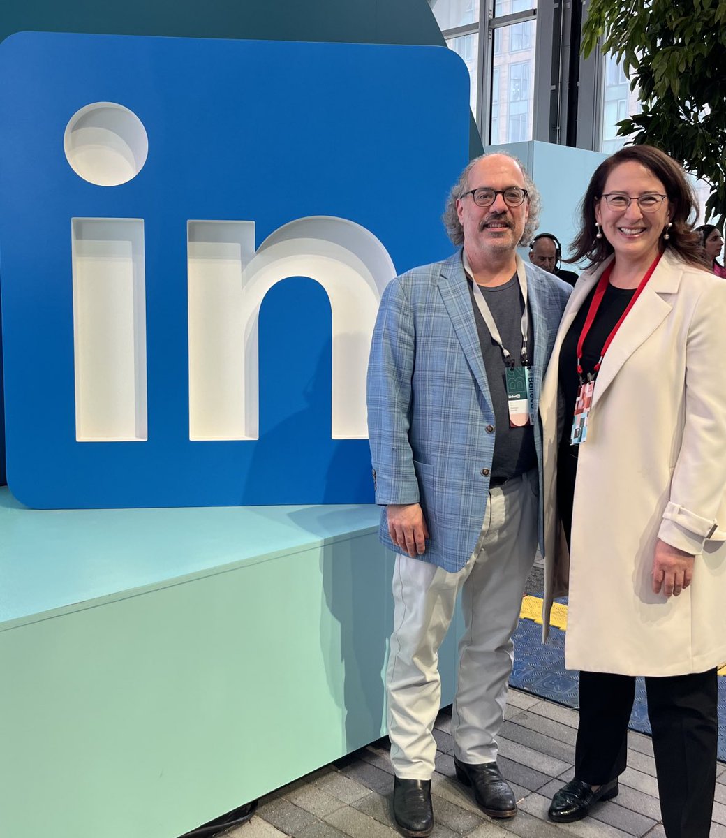 Anikodelaney's tweet photo. ⁦Great to join ⁦@Tom_Stein⁩ at ⁦@LinkedIn⁩ #B2Believe conf. Where we heard about LinkedIn’s partnership with ⁦@NBCUniversal⁩ https://t.co/9UB0644JLL