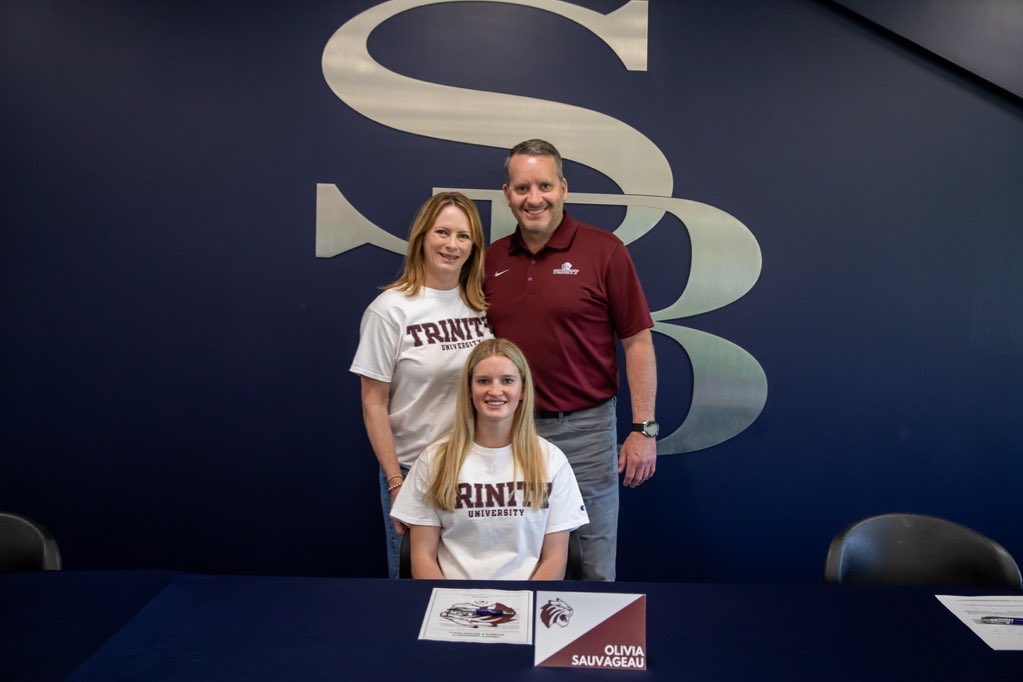 Congrats @LivySbasketball on your college signing day ceremony and your commitment to @TUWBBall Proud of You 🦅📈