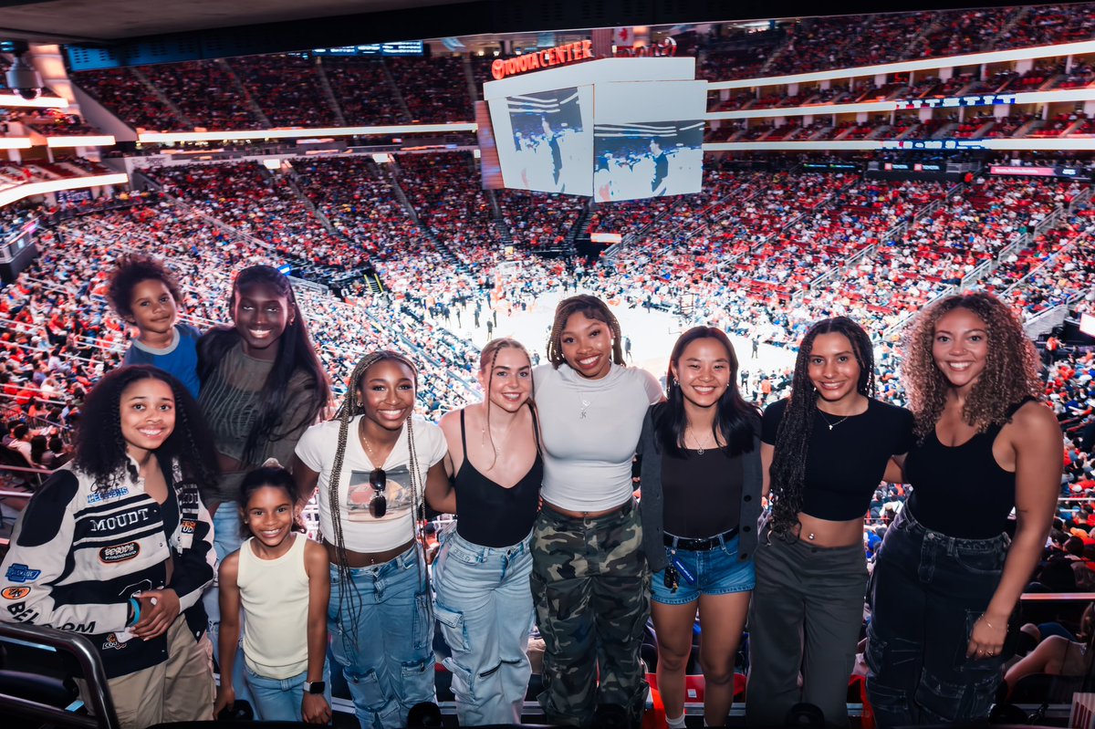 📍 Toyota Center #GoOwls👐