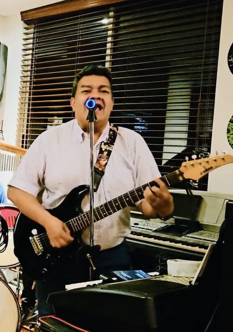 marcelinortegon's tweet photo. #rockstar #fyp #viral #maxzeromusic #guitar #cover #dra #lastminuteband #rock #trending #music #viralvideo #songs #rockathome #onthisday #fender https://t.co/iZC2Epe27i