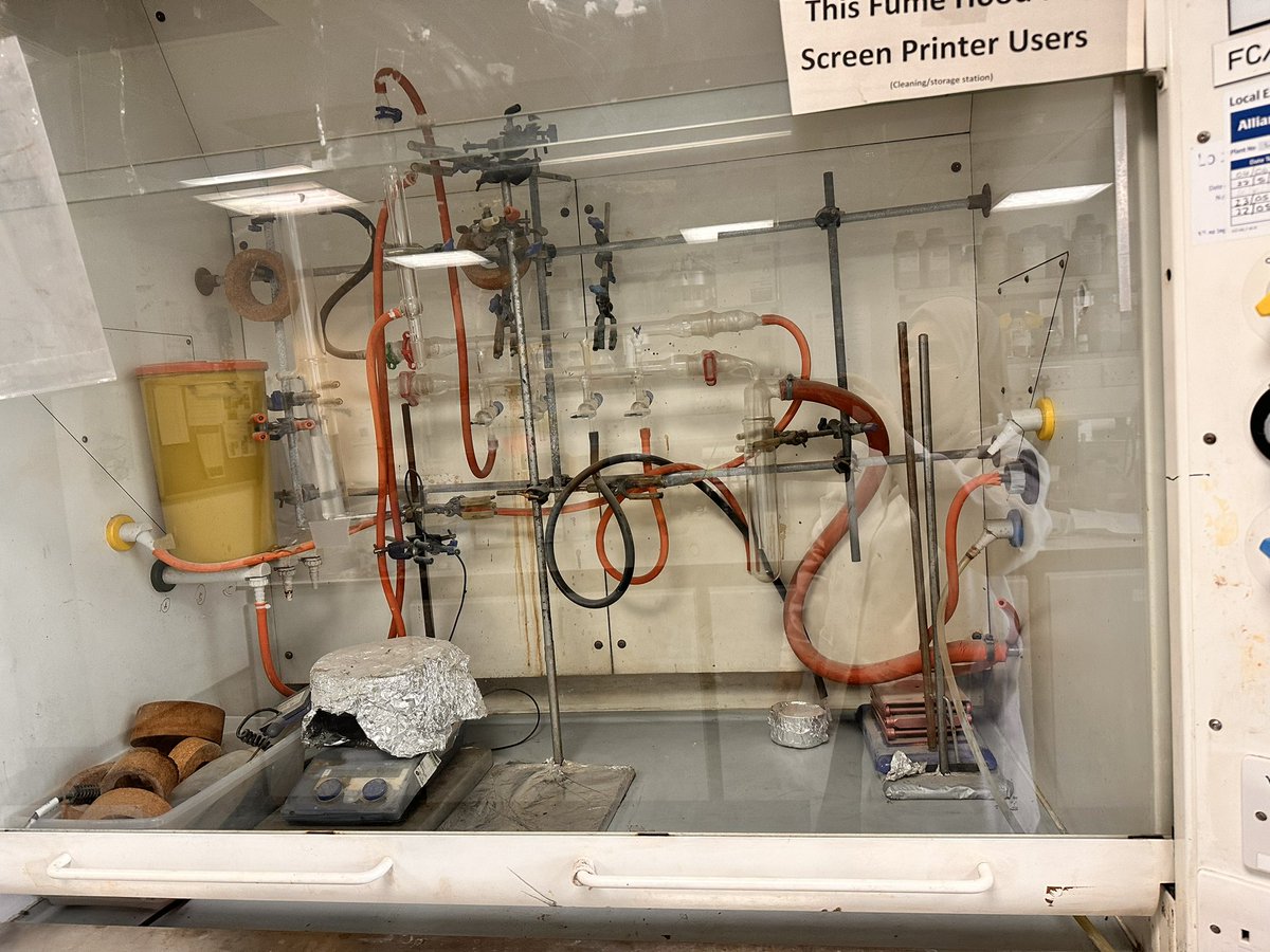 aulaalij's tweet photo. Yesterday marked the end of my 8.5 years at @UoMChemistry @OfficialUoM 
Grateful for amazing experiences and supportive colleagues at @UoMSciEng, @UoM_R2I thanks to @UoMResDev While I leave a piece of my heart here, I'm excited for the challenges ahead. Onward to new beginnings! https://t.co/OeH6iebaFz