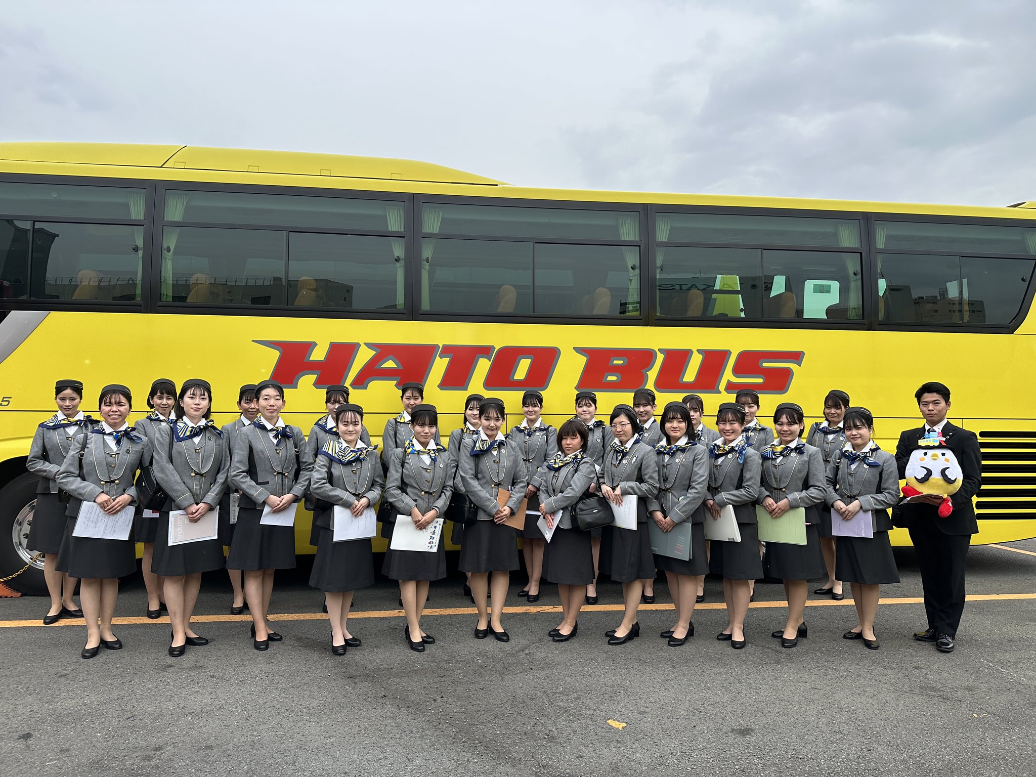 バスガイド　制服 ビッグニュース】バスガイドの制服が新しくなりました🚌🌸【初