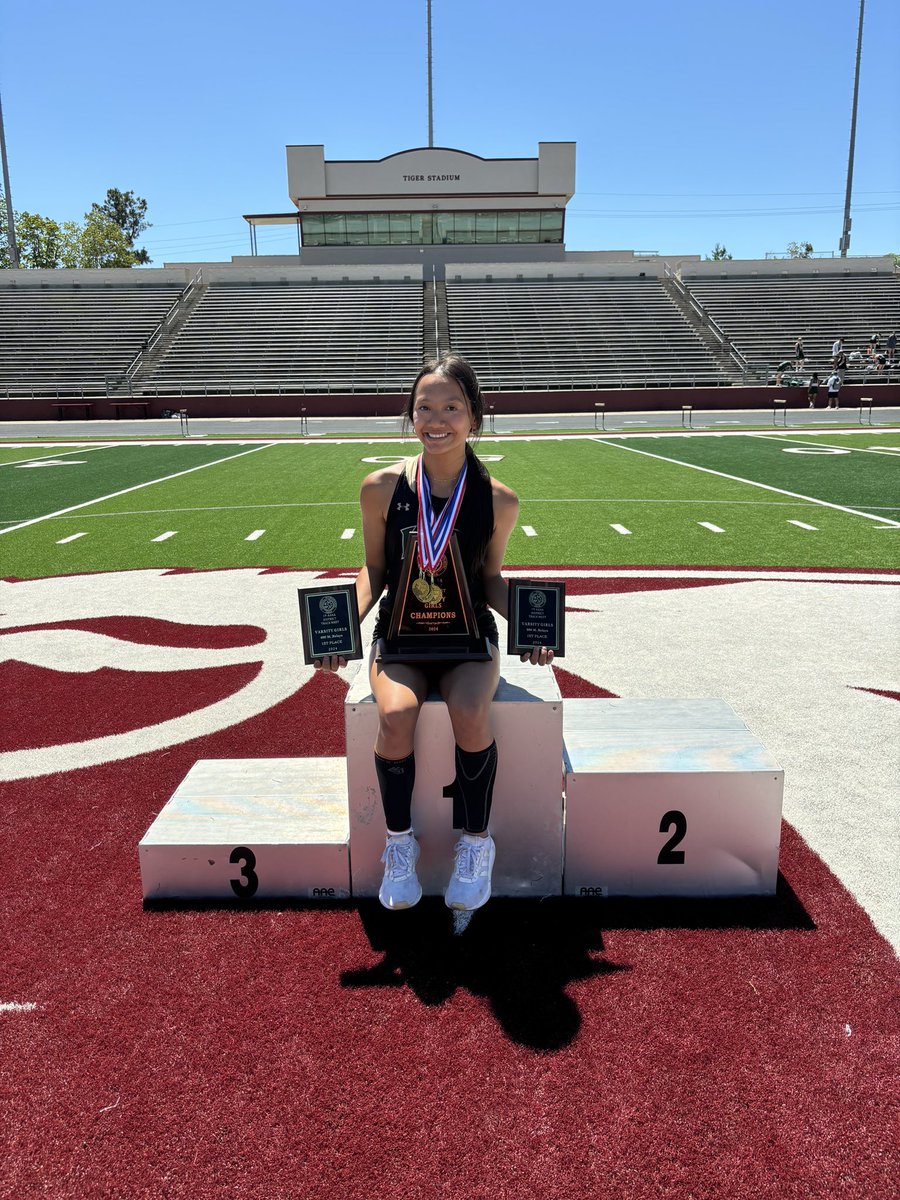4x1🥇4x2🥇Pole Vault🥇200🥉
DISTRICT CHAMPIONS✅
@LCMTrack