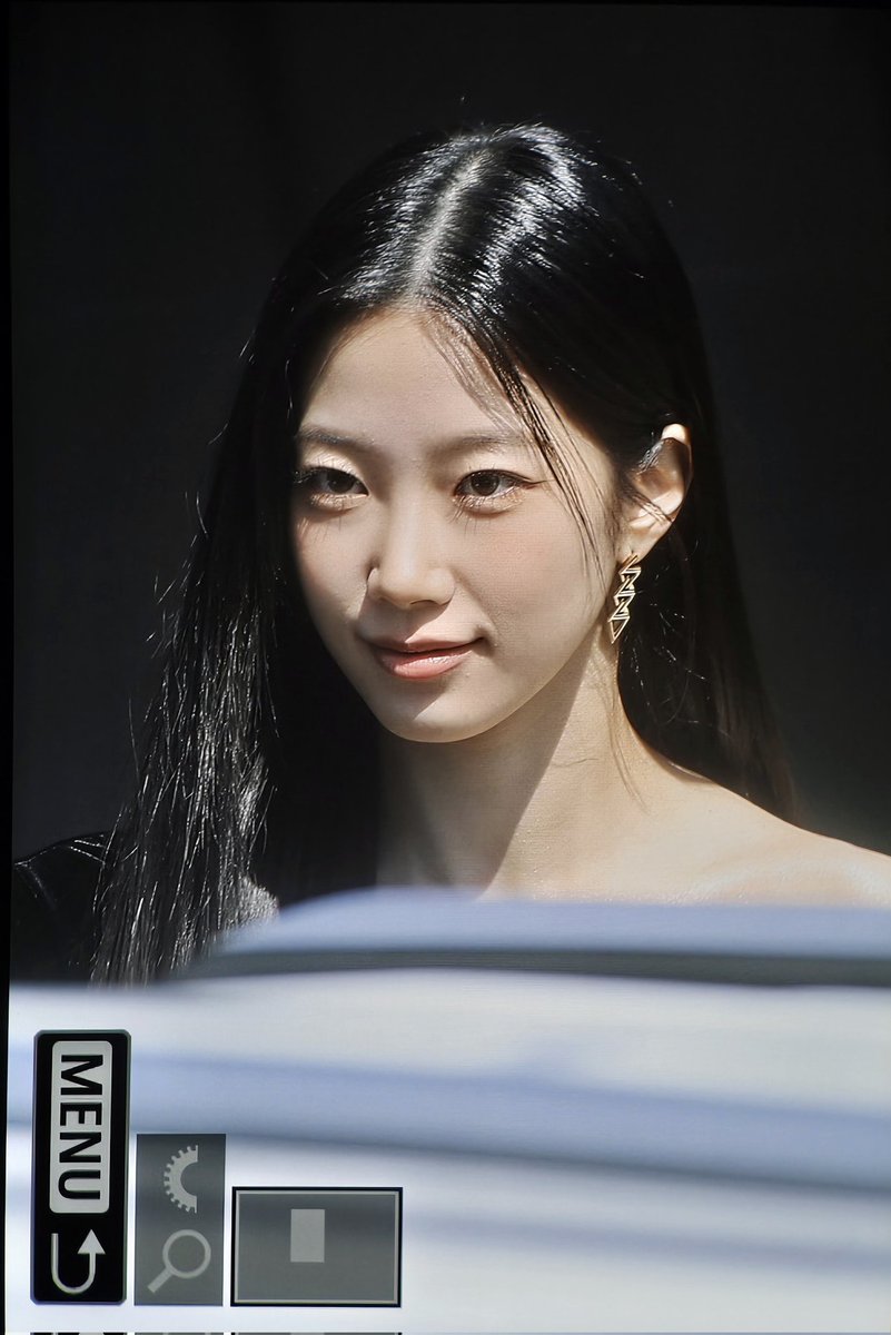 Last_leaf_0809's tweet photo. 240405 프리뷰2

#카즈하 #KAZUHA 
#르세라핌 #LE_SSERAFIM https://t.co/xvHnp6hw3o