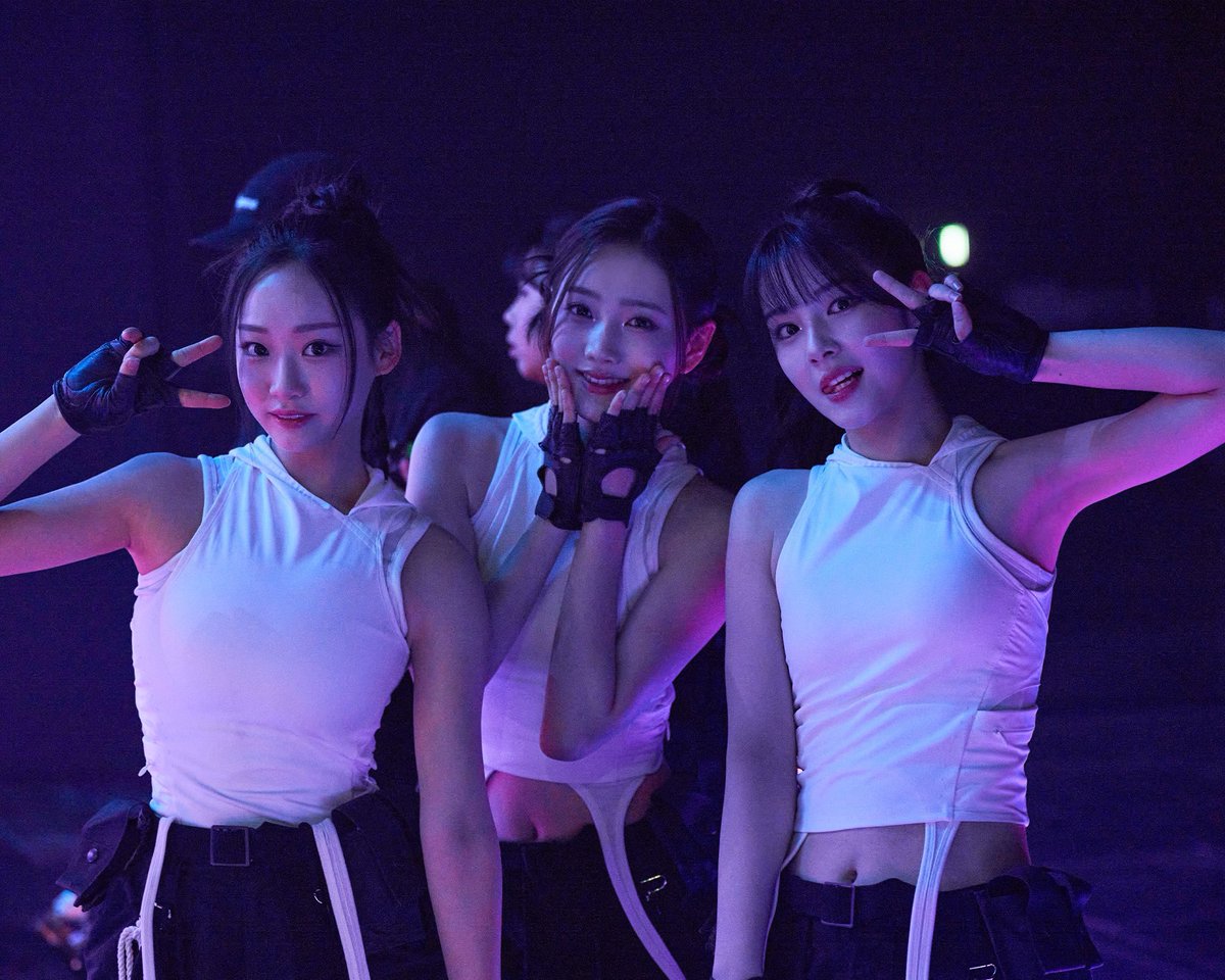 picschaeeun's tweet photo. [📸] Kim Chaeeun behind ‘Final Love Song’ performance
 
#KIMCHAEEUN #김채은 #ILAND2 #아이랜드2  #MNET #채은 https://t.co/3l2NXZiYHo