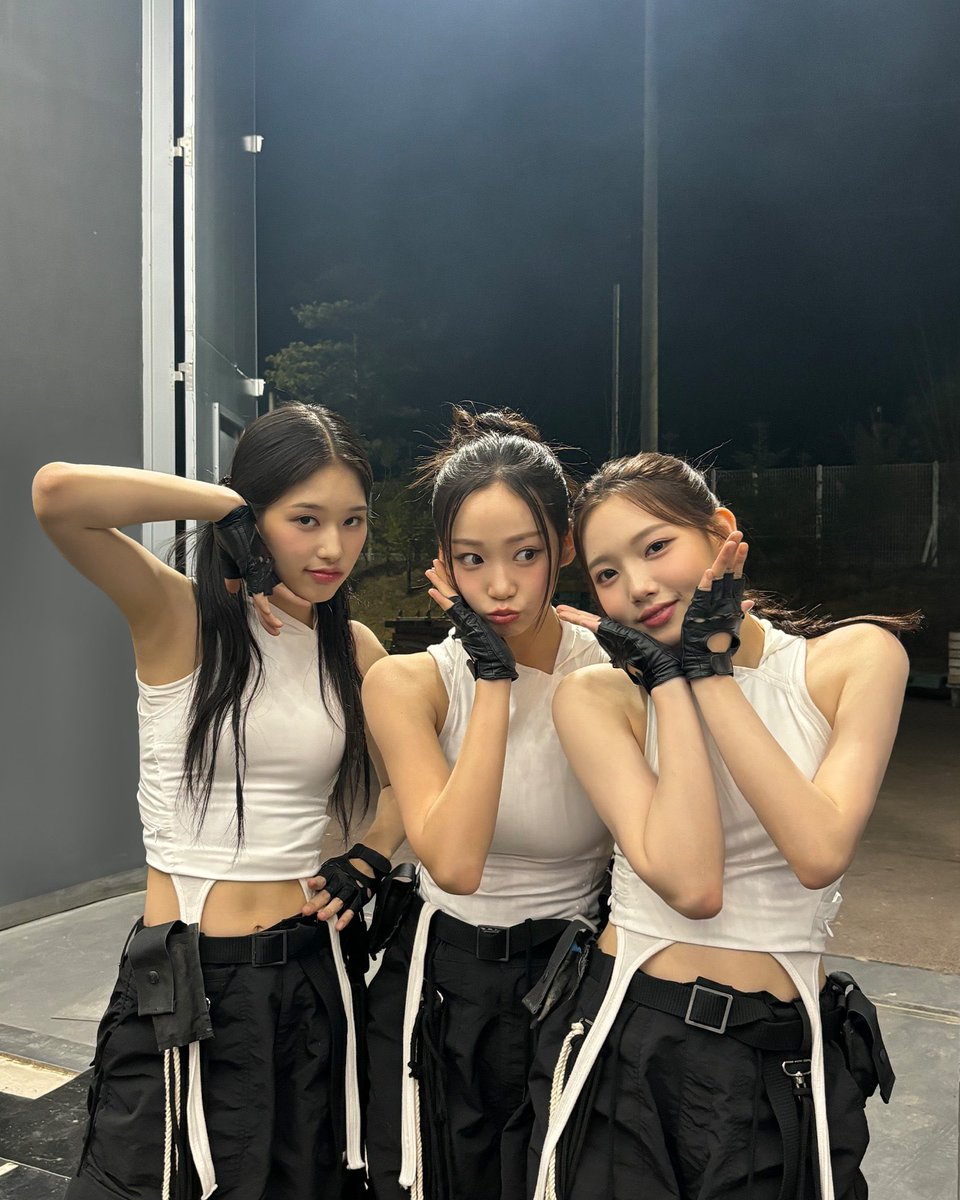 picschaeeun's tweet photo. [📸] Kim Chaeeun behind ‘Final Love Song’ performance
 
#KIMCHAEEUN #김채은 #ILAND2 #아이랜드2  #MNET #채은 https://t.co/3l2NXZiYHo