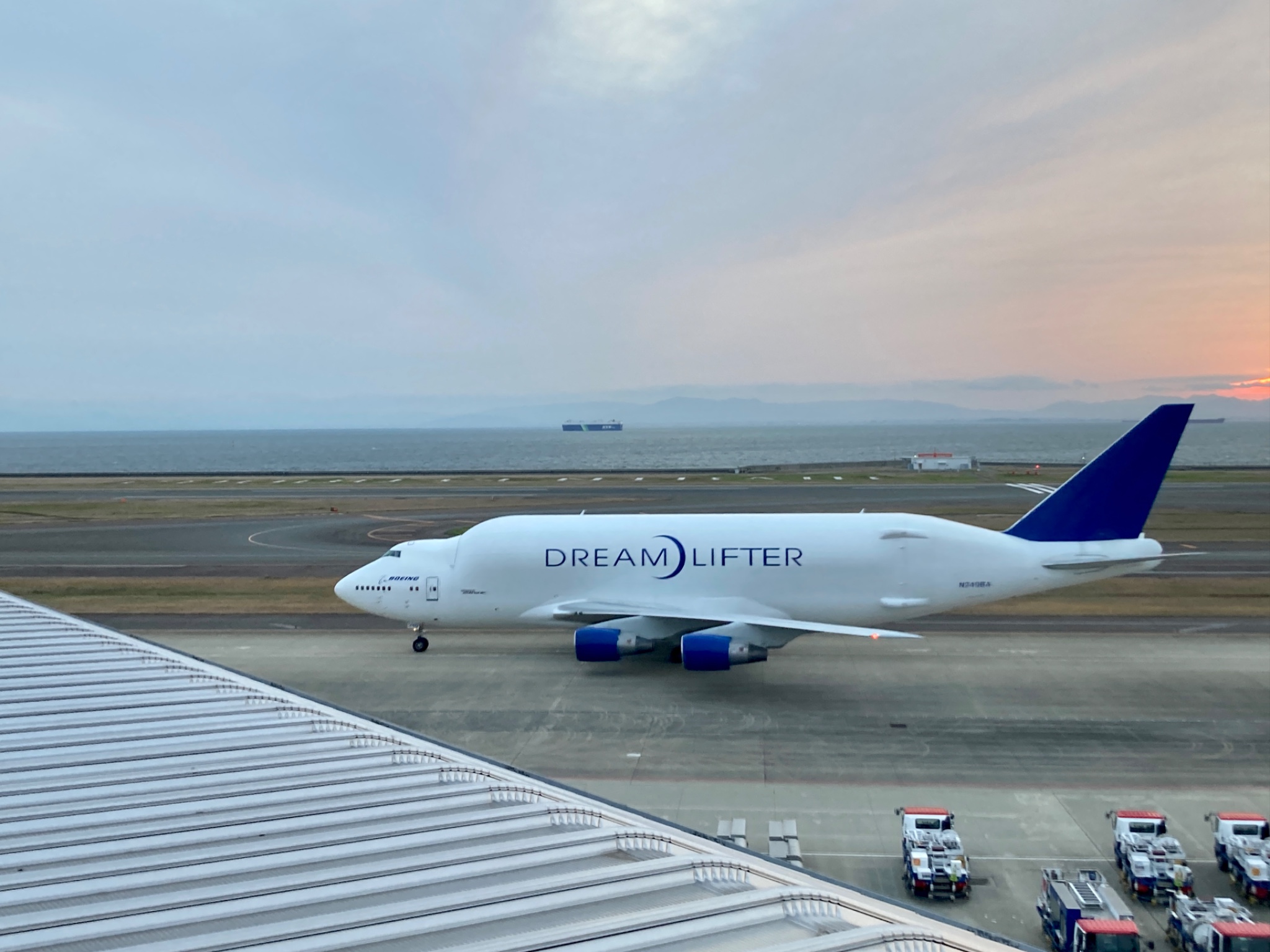 レアなドリームリフターがあなたのデスクに着陸 中部空港に「激