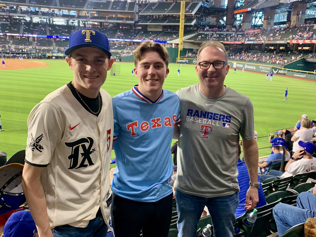 GledhillRick's tweet photo. Two Liberty xc &amp; track alum making most of Spring Break and Easter. Jordan wins Irving marathon and Evan “recognized” at USAFA. He IS risen. Matthew 28:6 https://t.co/IDYS9YO8oX