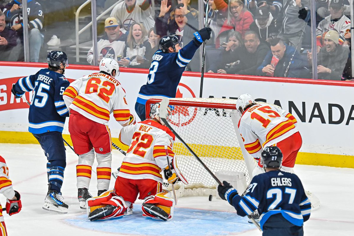 NHLJets's tweet photo. Our photographers have asked that we inform you: THE GAS STATION IS READY FOR REFUELLING!!!!!!!! ⛽️ https://t.co/OW5u0aDov1