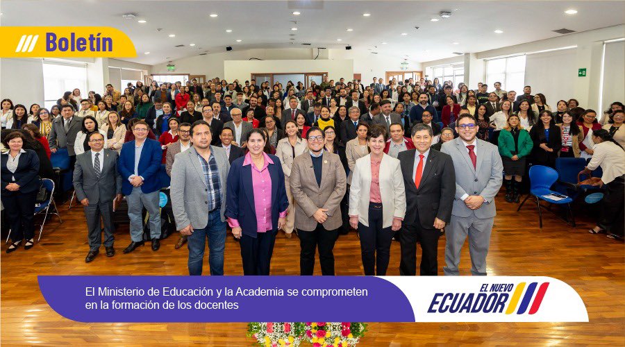 Educacion_Ec's tweet photo. [BOLETÍN] Hoy, en el Diálogo Académico: Innovación y Desarrollo Educativo, cumplido en la @PUCE_Ecuador, el ministro @danieleducacion destacó que el Gobierno Nacional impulsa la revalorización docente como parte de una visión integral de transformación educativa, enfocada en potenciar la formación de los educadores con el apoyo de la academia.
En #ElNuevoEcuador, el impulso de la formación de los maestros es un eje fundamental de la revalorización docente. ➡️ https://t.co/mD2U25QoRS
