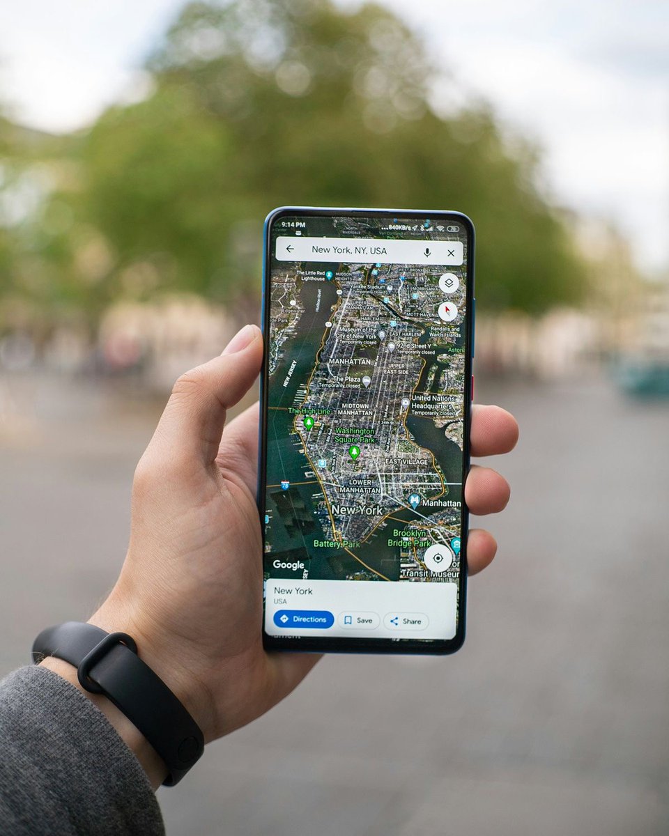 mhdfaran's tweet image. This is insane 🤯

Now you can use AI inside Google maps

Here are 7 new AI features in Google maps You don&apos;t want to miss: