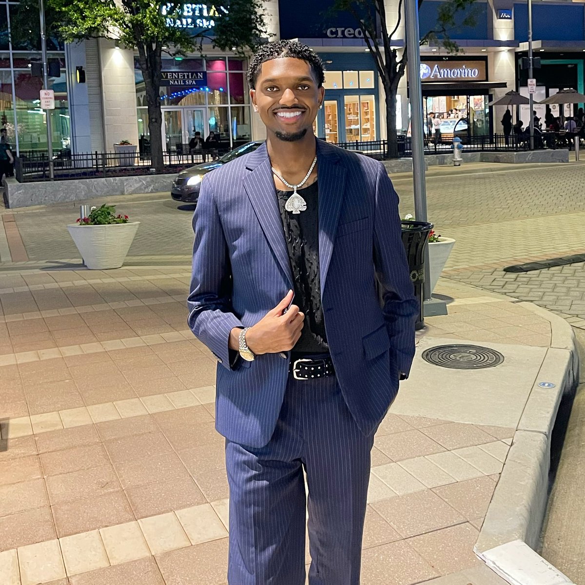 sonsoflawcarson's tweet photo. When you see me you get star stuck, I get money baby, It’s just Starbucks 💫 https://t.co/tgOP4l9CP6