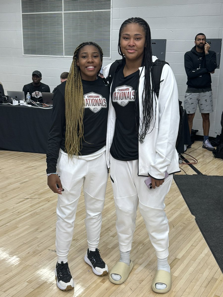 Great Game @thesarahstrong hope to play ⛹🏽‍♀️with you in college 🤞🏾💙!!

#ChipotleNationals