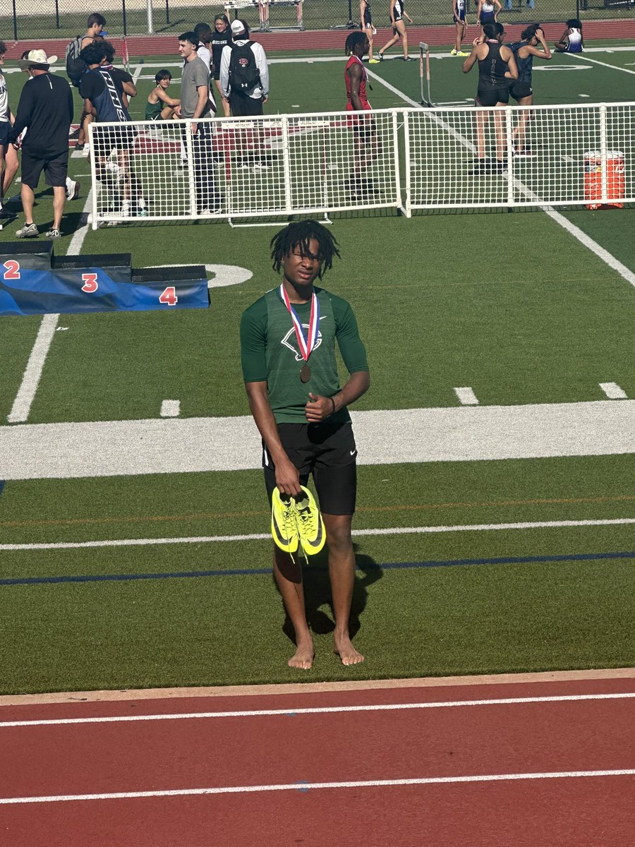 Landon gets 3rd in the 110 hurdles and advances to the Area meet. #CougarVille @PfISDAthletics @CoachCBurton @ConnallyFb @JBConnallyHS @var_austin @THSCAcoaches