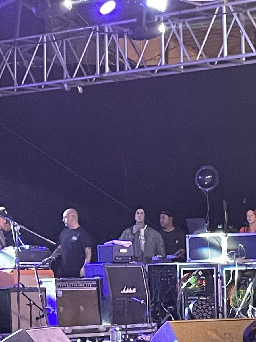 Molocho's tweet image. Travis anda al 100 viendo a Drain…
#blink182 #travisbarker #drain #turnstile