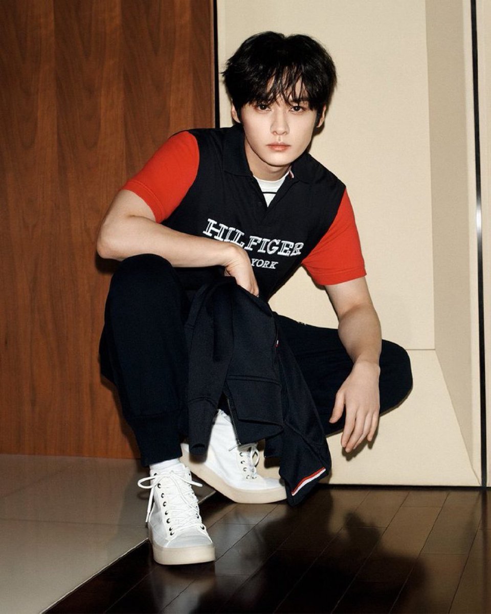 LKglobal_'s tweet photo. Lee Know x Tommy Hilfiger 

#리노 #LeeKnow #リノ #李旻浩 @Stray_Kids @Stray_Kids_JP https://t.co/j7yDx8ttb3