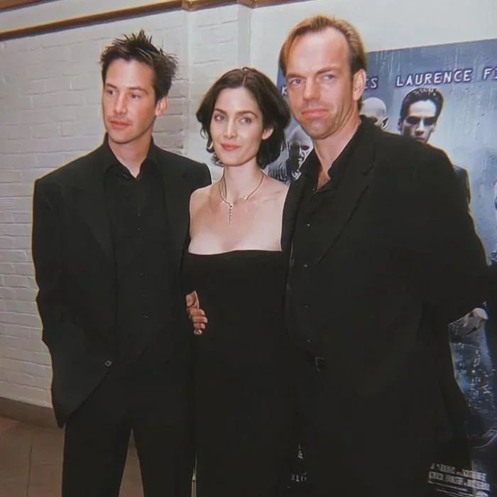 fasc1nate's tweet photo. Reeves, Moss and Weaving at the Matrix premiere in 1999 https://t.co/mqqsitj4ze