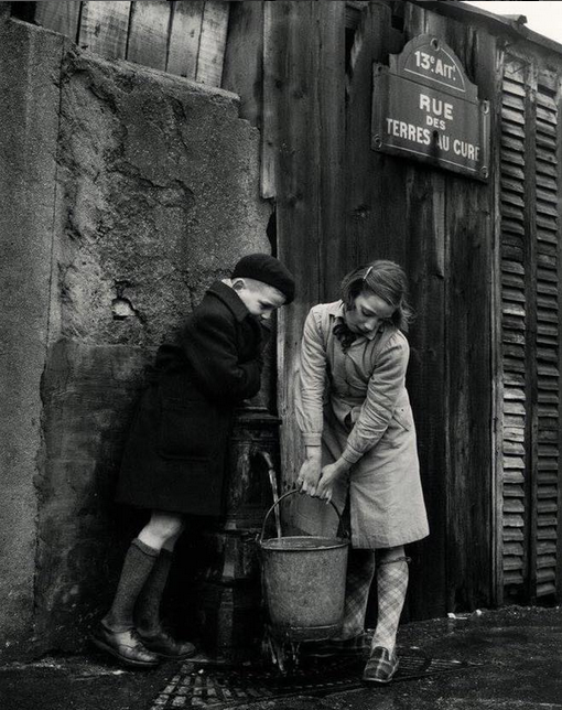 Paris, 1954 Photography by Sabine Weiss.