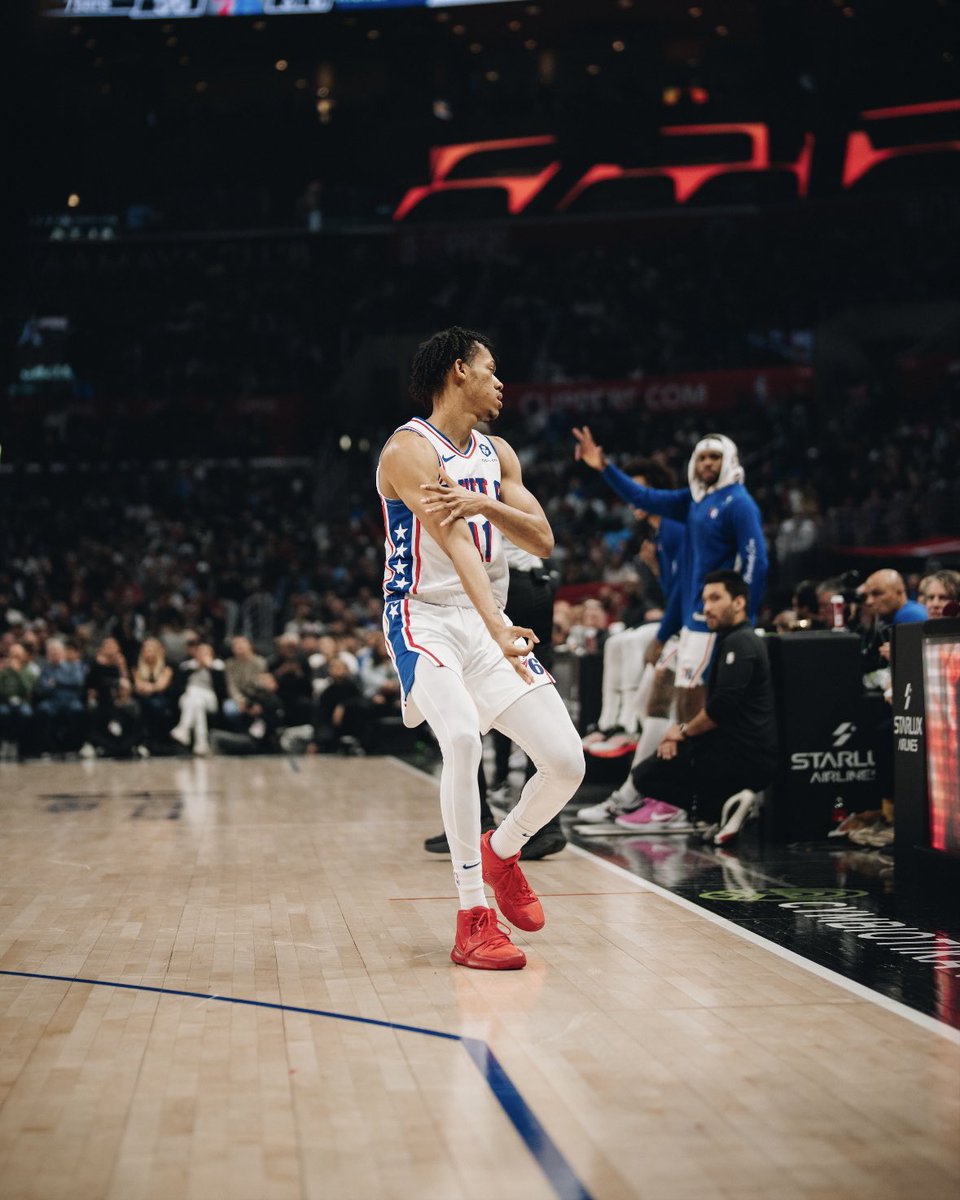 sixers tweet picture