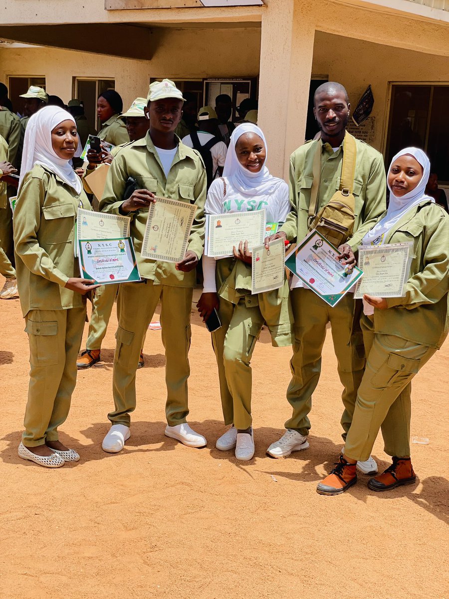 ssmaiyasin's tweet photo. Alhamdulillah! 🙏Congratulations on
successfully completing the NYSC program! 🥳May Allah continue to bless your life, heal our beloved country Nigeria, and grant us all abundant opportunities for happiness and
success.✨🇳🇬 #NYSC https://t.co/OcczQWSVRr