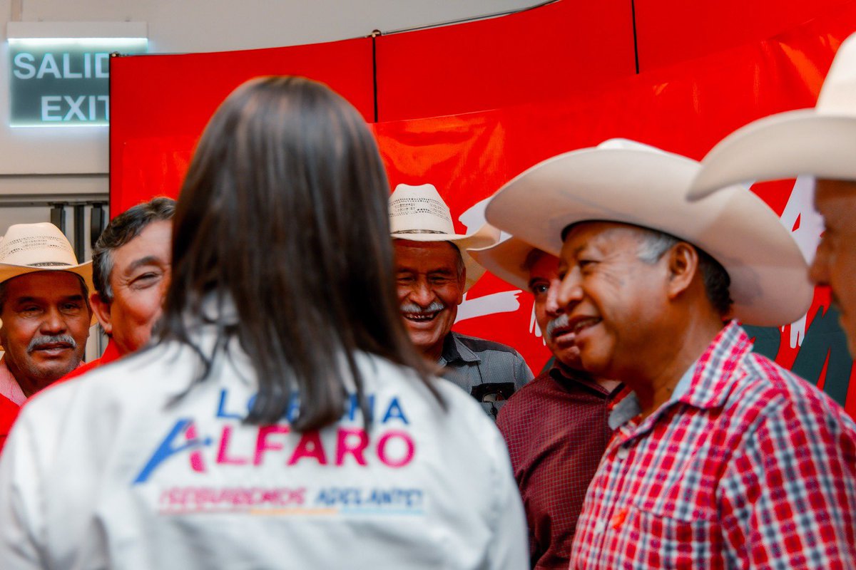 ❤️¡Estamos unidos por #Irapuato! Agradezco el cariño tan grande con el que me recibieron mis compañeros de alianza del @PRIIRAPUATO . Con fuerza y corazón iremos hacia la victoria y #SeguiremosAdelante ✌️