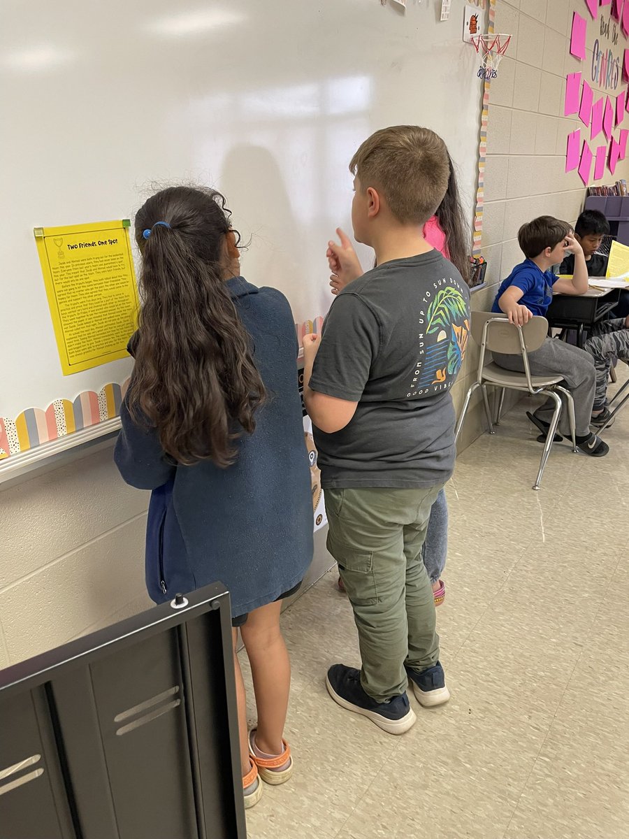 Leopard_grade1's tweet image. Instead of March Madness, we have ACAP Madness in Mrs. Harris’ ELA Classes. The engagement and the quality of the students’ work were amazing to see! #oneAthens #ACAP 🏀🏀🏀 @AthensALSchools @AthensAIS