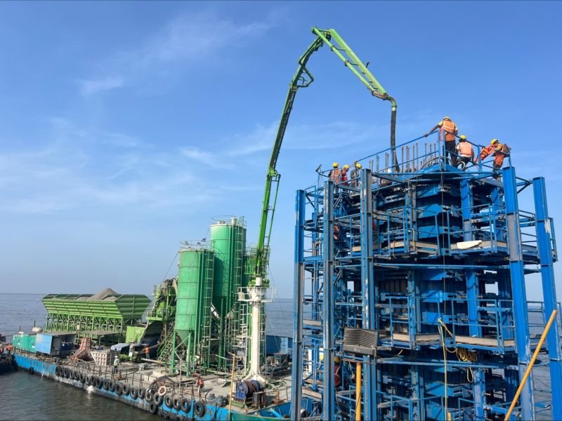 VBSL Versova Bandra sea link 1st marine pier complete.One can see the pier from bandra bandstand 📷Deogonda Patil