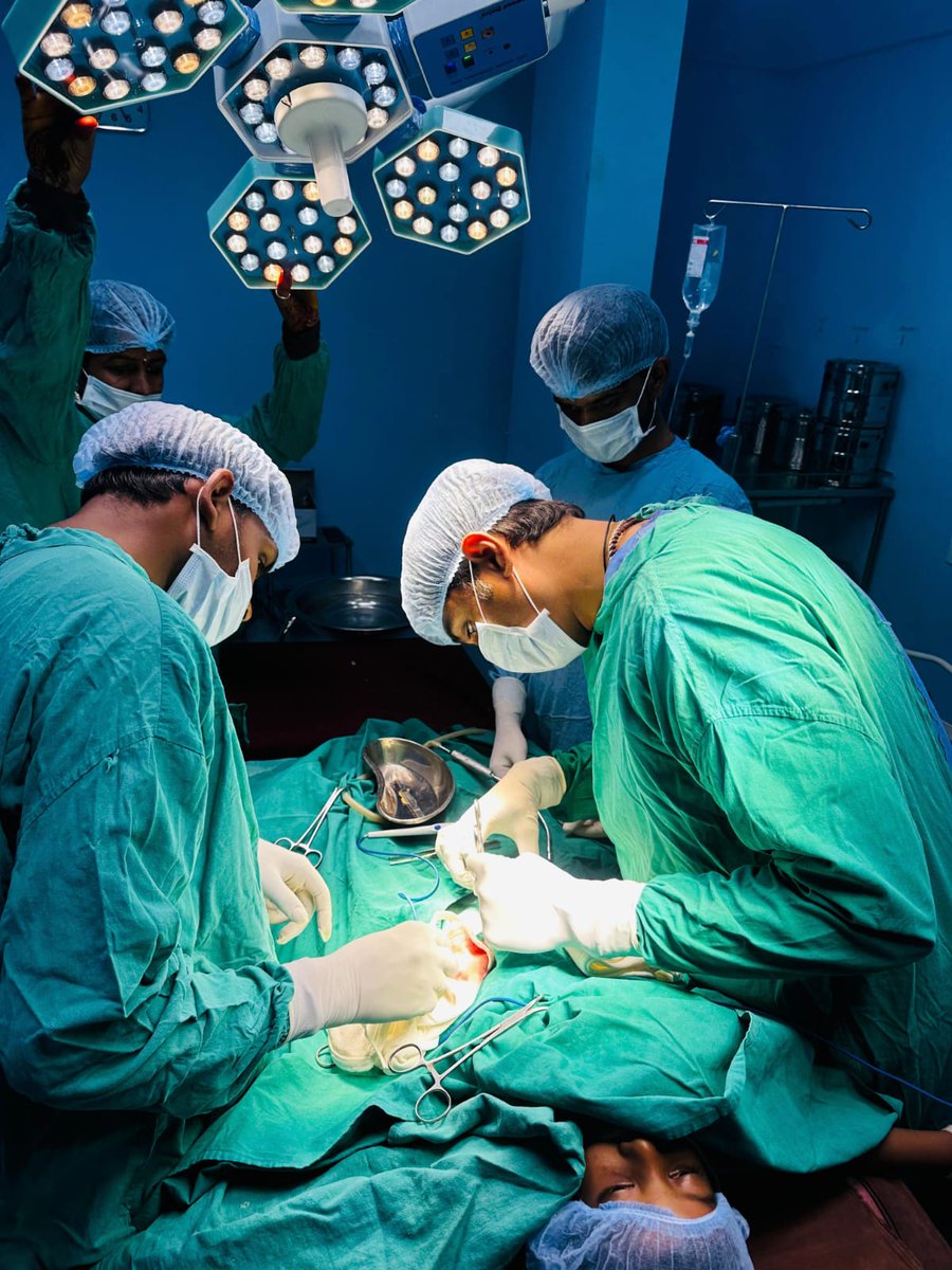 चुनावी माहौल में राजनीति के साथ साथ विधायक डॉ <a href="/VikrantBhuria/">Dr.Vikrant Bhuria</a> अपना कर्तव्य नहीं भूलते… आज तीन साल के बच्चे का सफल ऑपरेशन  किया। आप इसी तरह अपनी सेवाएँ देते रहे... बहुत बहुत शुभकामनाएं

सेवा ही कर्तव्य है  🙏🏻

<a href="/VikrantBhuria/">Dr.Vikrant Bhuria</a>   <a href="/INCIndia/">Congress</a> <a href="/INCMP/">MP Congress</a>