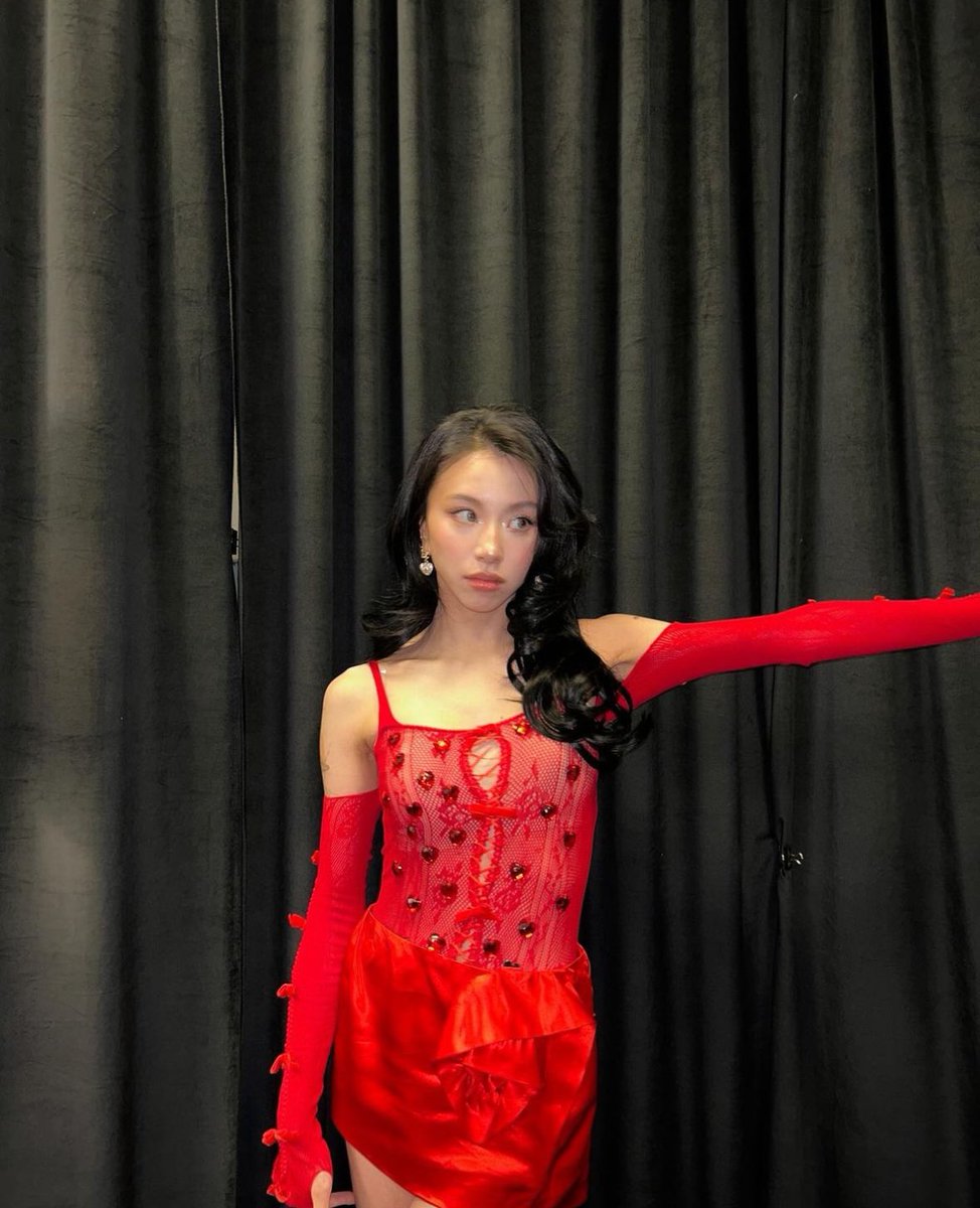 UOR_lovink's tweet photo. #TWICE のチェヨンと Zion.Tの熱愛報道が事実だと認められた。
共通のアーティストづてに知り合い、恋愛関係に発展した。10歳差で、チェヨンはJYP、Zion.TはYG Black Label所属。
#kpop #khiphop #kRandB
#ziont #chaeyoung #jyp #yg https://t.co/SazIoaIyHh