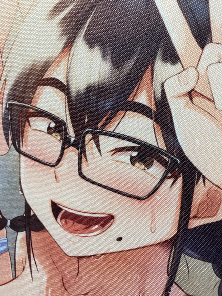 タペストリー届きました!
生まれてこの方壁に絵を掛けたりしたことなかったけどなかなか良いもんですね☺️
大きさと印刷状態?(拡大したもの)の写真貼っておきますので気になった方は是非真激のBOOTHでお買い求めください…🙇 