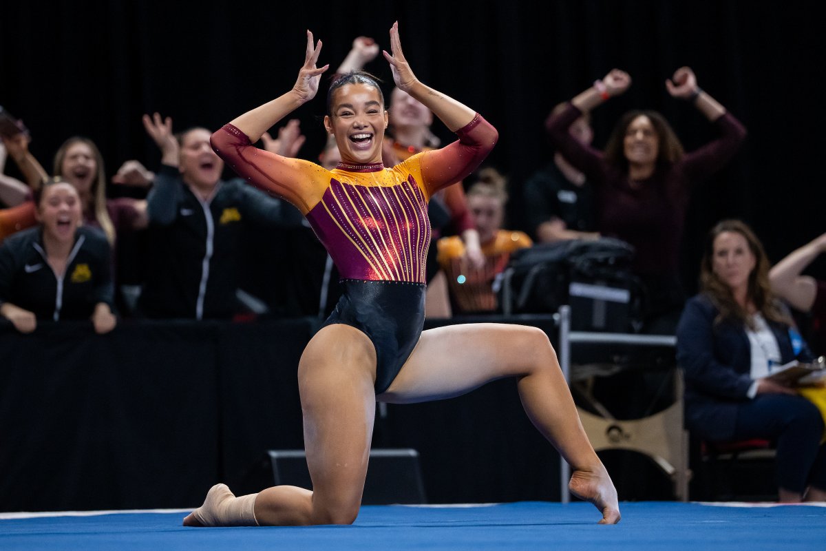 Minnesota advanced to the Regional Finals with a second place finish on Thursday night in session II. The #Gophers finished with a 49.500 on the floor to pace another solid team performance. 🔗: z.umn.edu/2RRecap #Team50 x #TogetherWeRise
