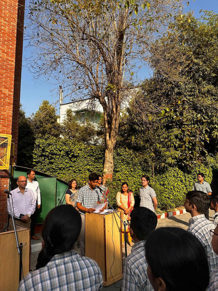Poonamm1611's tweet image. A special assembly by class XII C had  &apos;Aarambh&apos; the new academic session 2024-2025 #invigoratingpoetry #awesomespeakers and a heart-warming welcome by Principal Sir @ashokkp @pntduggal @y_sanjay @kandhari_ekta @MuktaSh14821864 @RashmiJ99932149