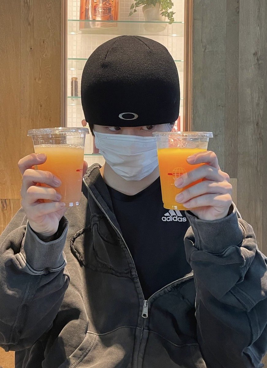 河野純喜] 翔也誕生日おめでとう🎉 君は僕にマフラーを巻いてくれる