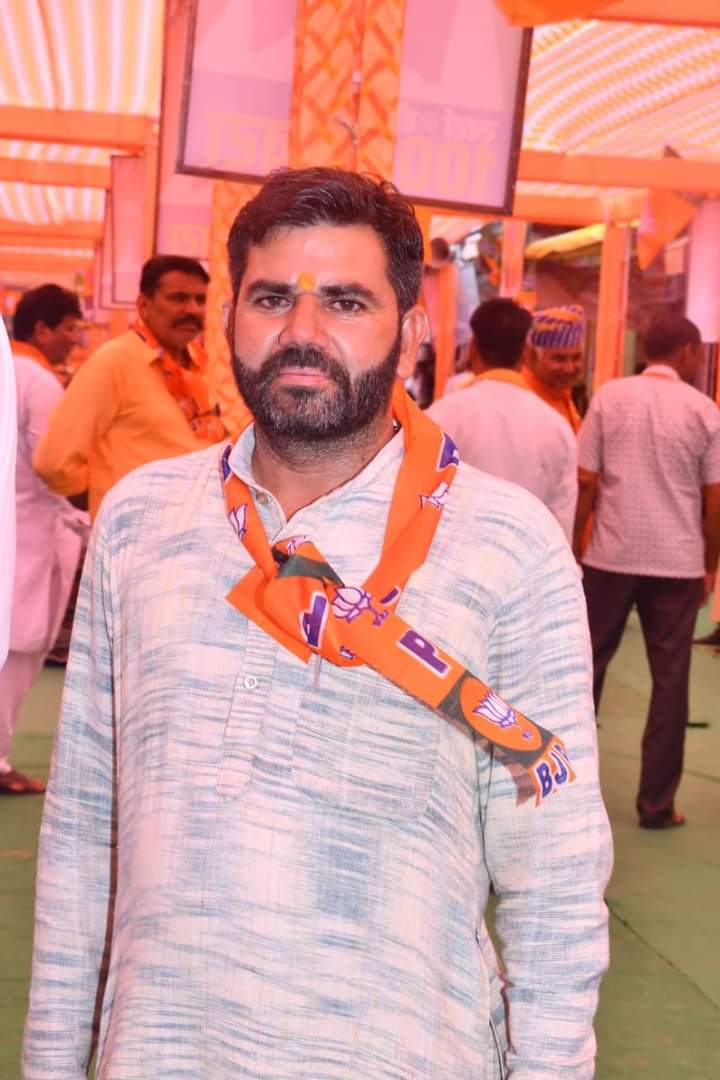 vikrams40242659's tweet photo. चाचाश्री @PuranGu41939570 को जन्मदिन की हार्दिक बधाई एवं शुभकामनाएं....
 मैं आपके उज्जवल राजनीतिक भविष्य व उत्तम स्वास्थ्य व दीर्घायु जीवन की की कामना करता हूं।
भगवान श्री देवनारायण का आशीर्वाद सदैव आप पर बना रहे।🎂💐💐🎂
@PuranMa53077661
@bjpsikar1
#happybirthdayuncleji https://t.co/2UznufztBN