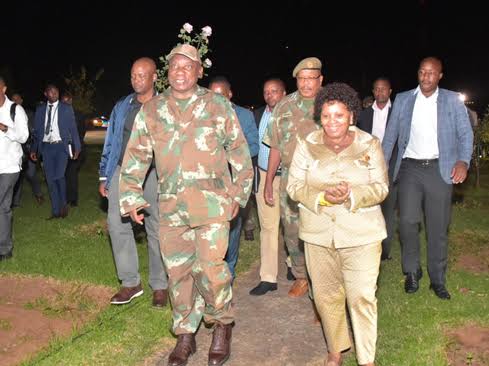 MainlandAfrica's tweet image. Some of the differences between RDF and SANDF.

RDF

1. The Rwanda Defense Forces has an underpinning ideology to protect Rwanda and its people. 

2. Rwanda is part of the Great Lakes Region which comprises of DRC, Burundi, Uganda, and to an extent Tanzania. This region is…