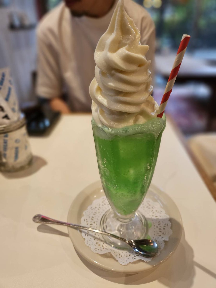 daichiabe_jp's tweet photo. 表参道でSNSを意識したトレーニングをしている
ハンバーガー一個出てこなかった🥲
食べたかったわ
#阿部大治　#フードファイト　#ハンバーガー https://t.co/st9nD62nhY