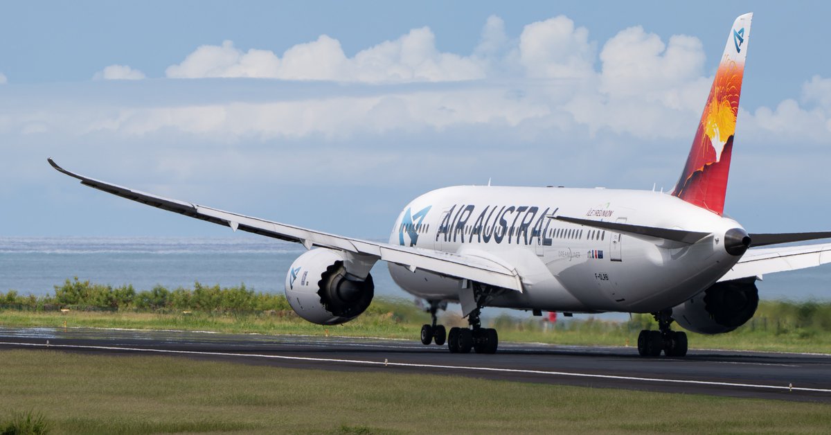 Escale d'une et deux heures pour les appareils d'AirAustral, il est temps de rejoindre la Réunion.
Entrainement au 'filé'
A220 F-OMER
B787 F-OLRB
#Avgeek #aviation