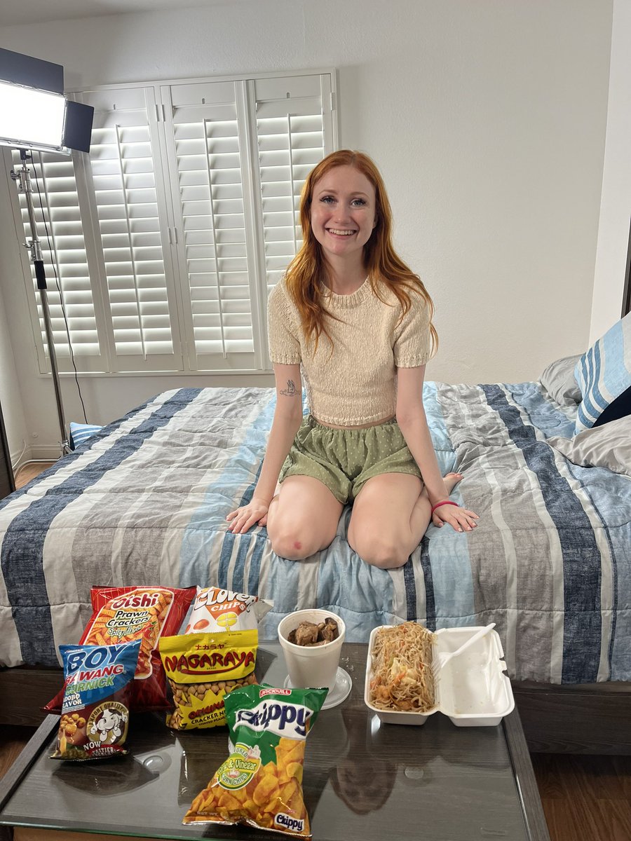 We had so much fun with the beautiful ⭐️@scarletskiesxxx as she tried 🇵🇭Filipino food and snacks for the first time. Thanks for doing this food review, Scarlet! 🙏😍 Coming soon!👇 📺 youtube.com/playlist?list=…