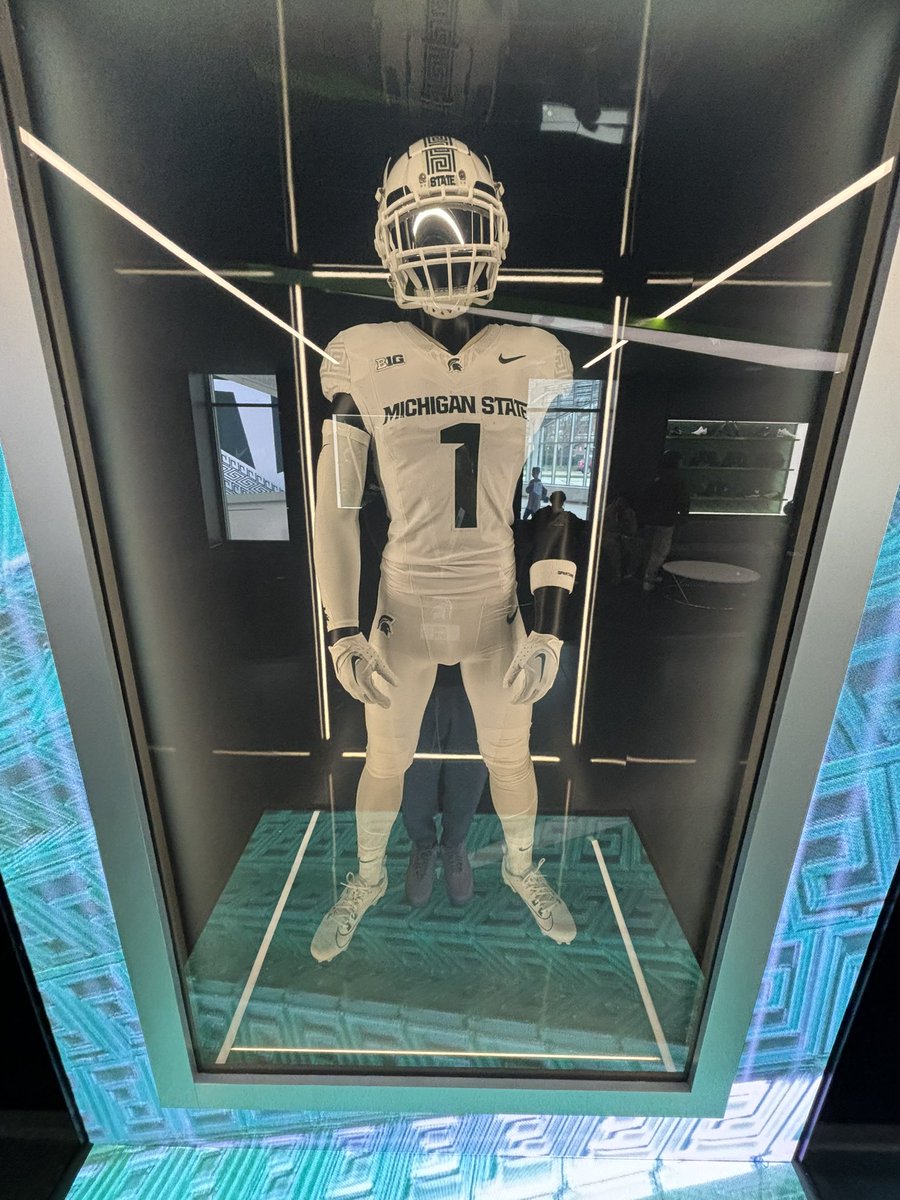 Big thanks to <a href="/MSU_Football/">Michigan State Football</a>, had a great time on our visit today.

@Kneeyou77 <a href="/coachsolovi/">osolovi</a> <a href="/CoachSiuhengalu/">Nick Siuhengalu</a> <a href="/Coach_Smith/">Jonathan Smith</a> <a href="/DLCoachLegi/">Legi Suiaunoa</a> <a href="/westpanthersfb/">West High Football</a>