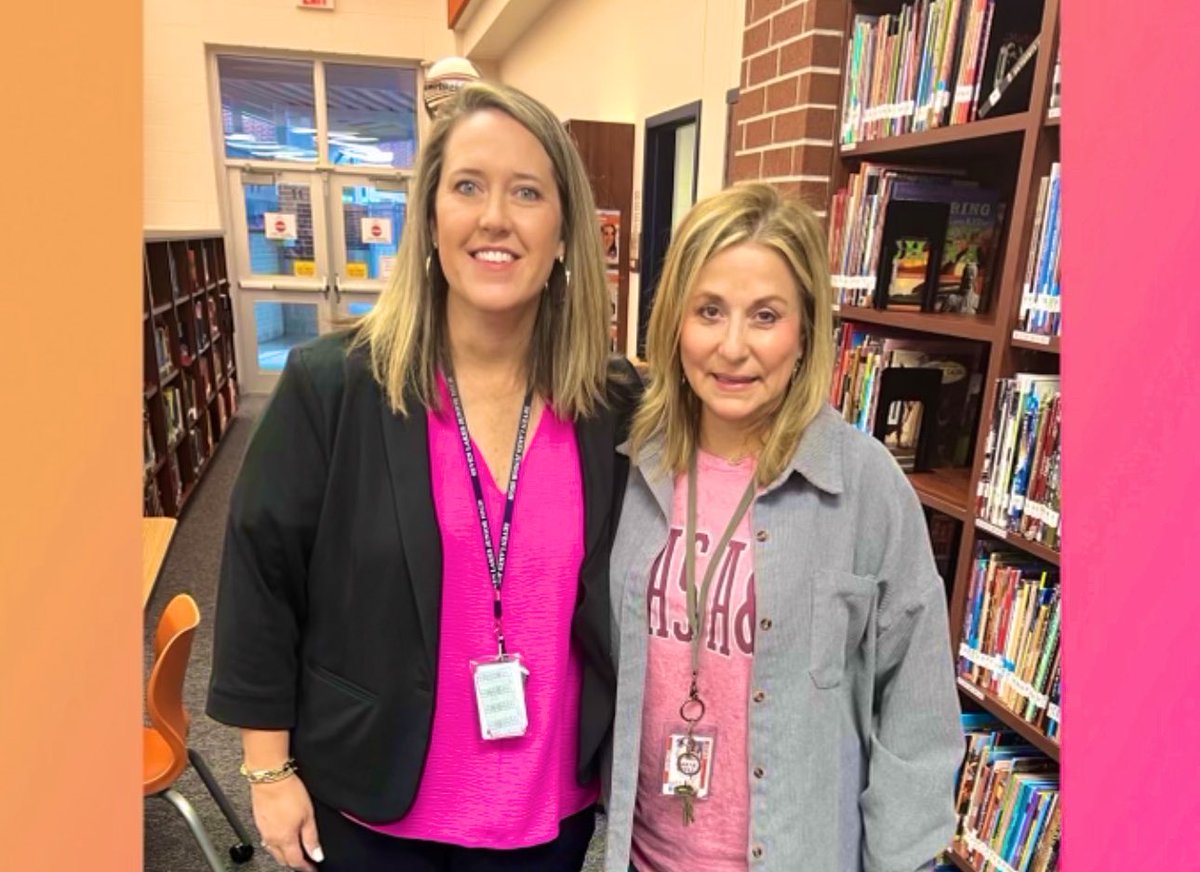 Happy Librarian’s Day to the AMAZING @LibladyLopez ! 🎉 You make the library such a happy place where we all want to spend time! SLJH is lucky to have you! 🧡💙 @spartan_speak #7LJHpride