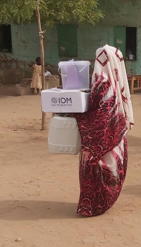 Sennar State Branch in cooperation with the IOM Sudan Distribution of health materials in Sinja locality to 2000 beneficiaries and 1686 shelter kits in Sennar locality