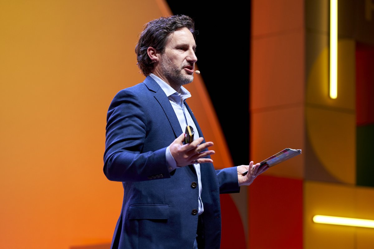 🌟 Speak at <a href="/_TomorrowMob/">Tomorrow.Mobility</a> &amp; lead the conversation in #urbanmobility! With +25,300 attendees in 2023, this year's event offers a global stage to:

🗣️ Speak to an international audience
🌍 Connect with +130 countries
🎙️ Share insights w/+600 speakers

Apply: tomorrowmobility.com/call-for-speak…